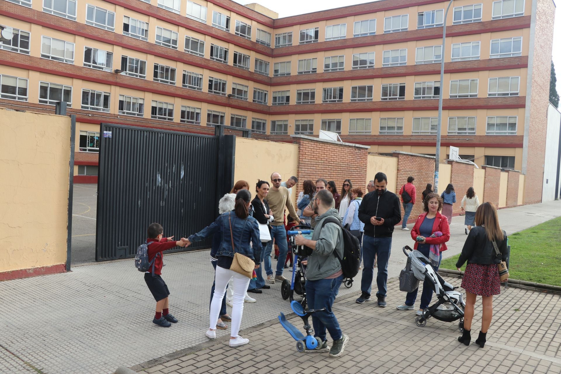 Las imágenes de la emotiva vuelta al cole en León