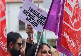 Concentración de este miércoles ante la sede de la Fele.