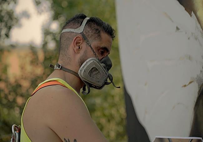 El artista en acción.