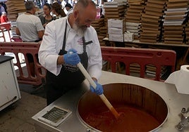 Luis Javier Adiego Marqués, Alubiero Mayor 2025, en una edición anterior en La Bañeza.
