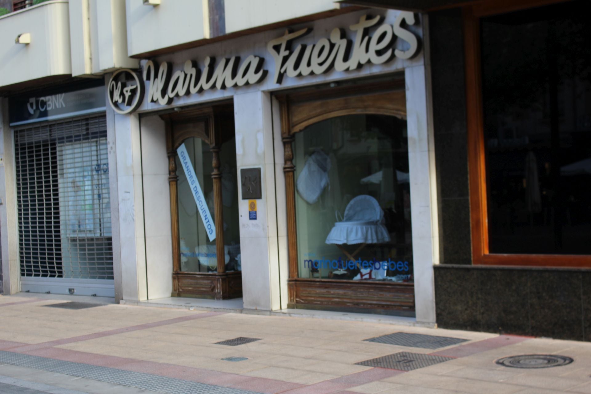 La calle Fuero cumple sus primeras semanas como peatonal