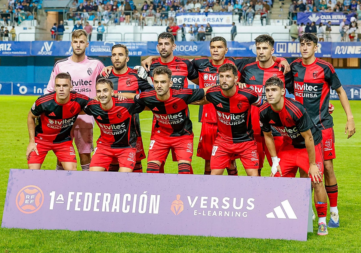 Imagen de la Deportiva ante el Real Avilés