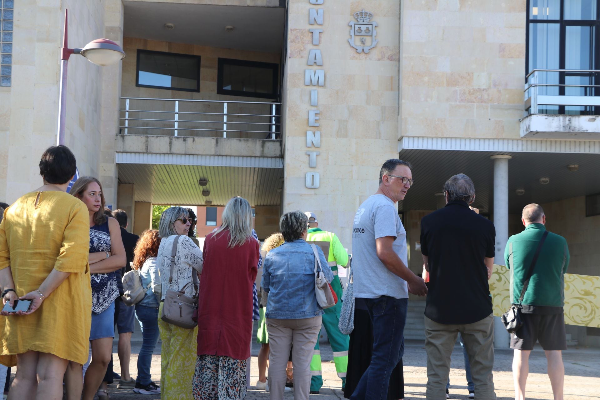 Imágenes de la manifestación en el Ayuntamiento de San Andrés del Rabanedo