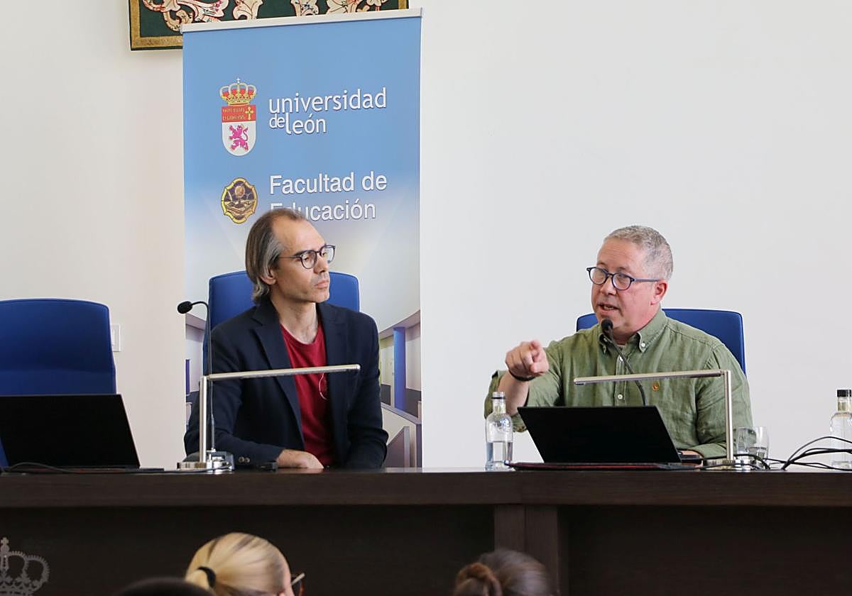 Charla en la Facultad de Educación.