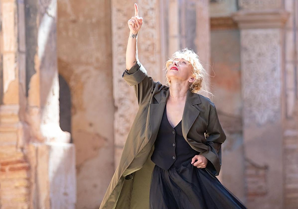 Fotograma, en la localidad de Belchite (Aragón), durante la grabación del teaser de 180836 Bernarda.
