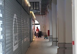 Negocios cerrados en el mercado.