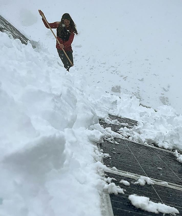 Imagen secundaria 2 - La impresionante imagen de la primera nevada de la temporada en León