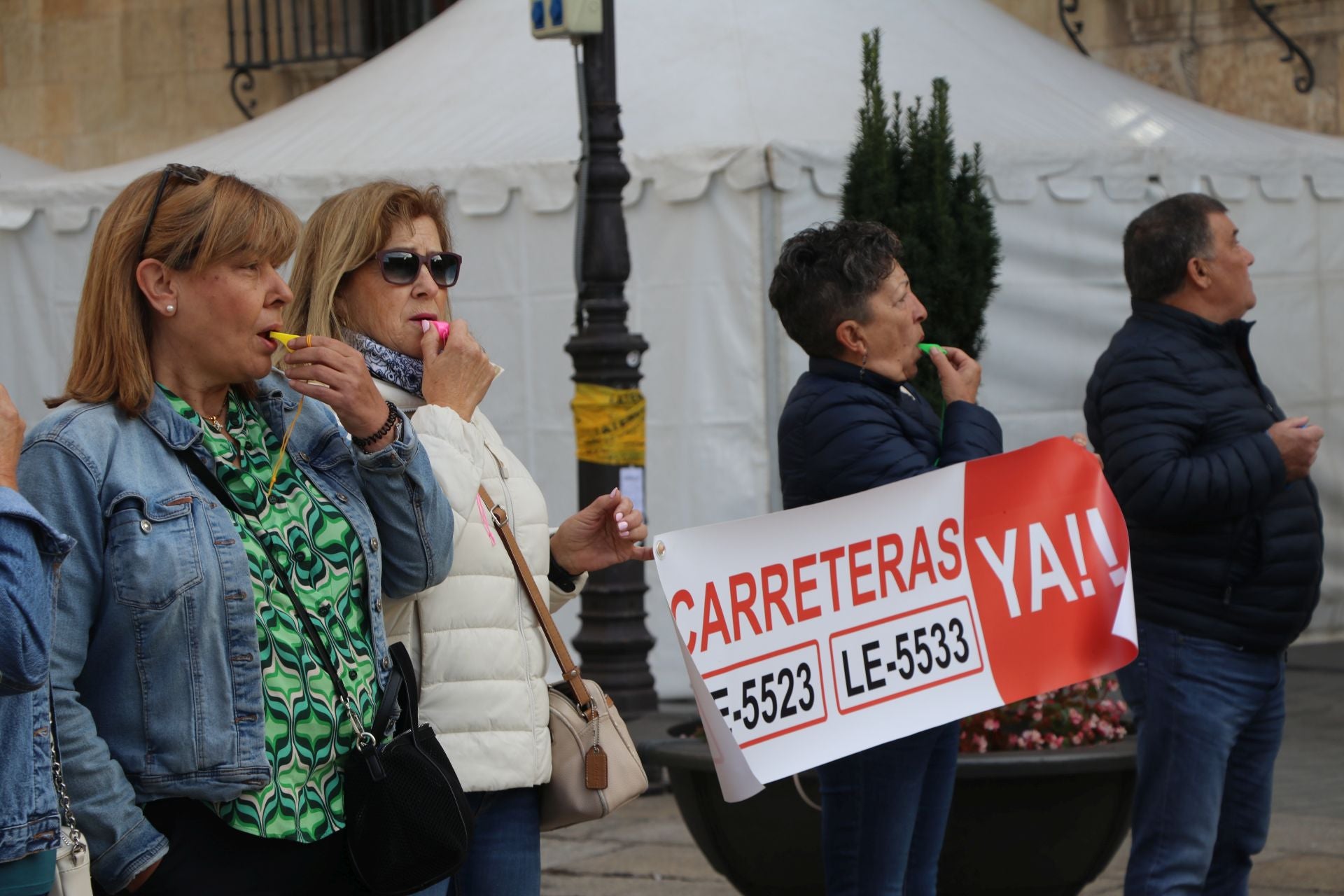 Las imágenes de la protesta de los vecinos de Antimio