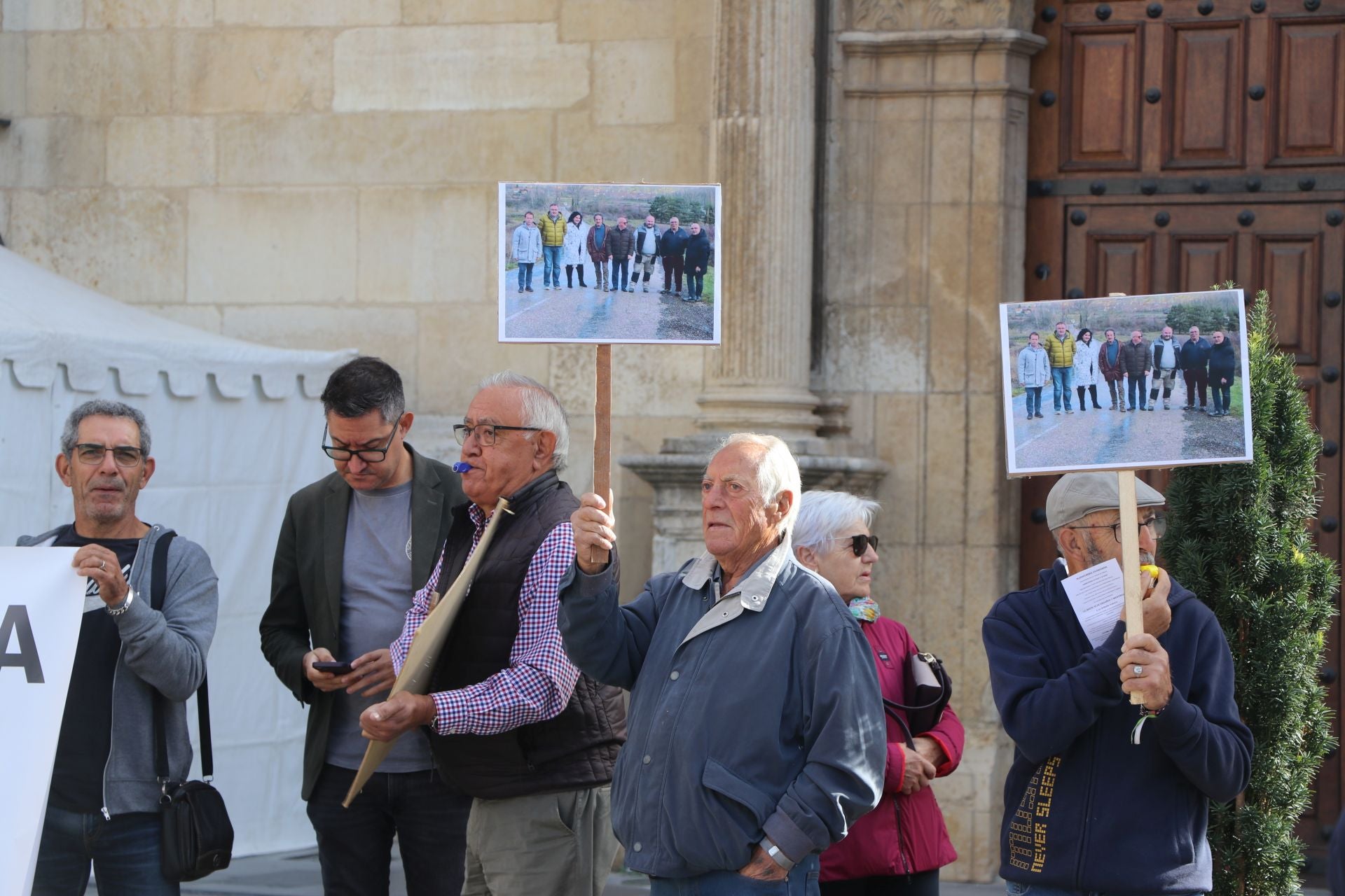 Las imágenes de la protesta de los vecinos de Antimio