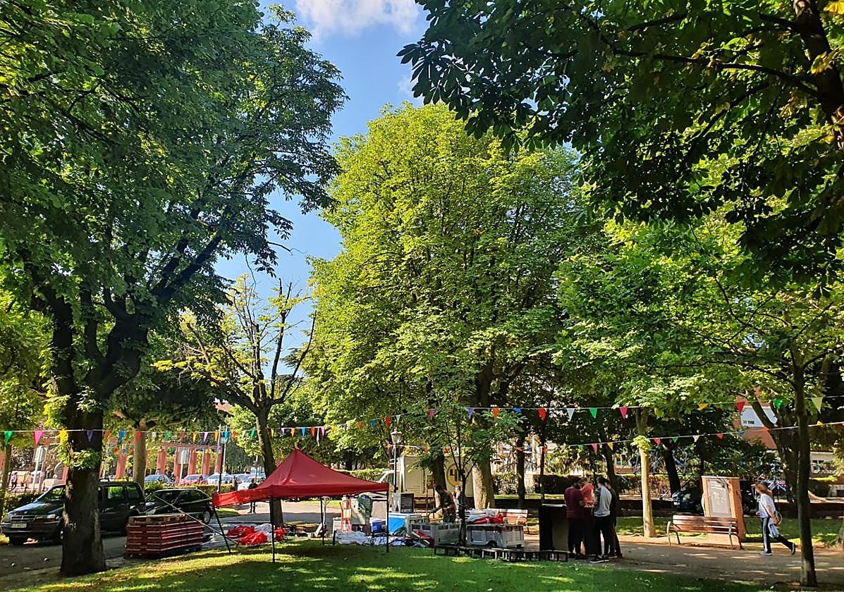 El jardín de San Francisco durante una edición del Come y Calle.
