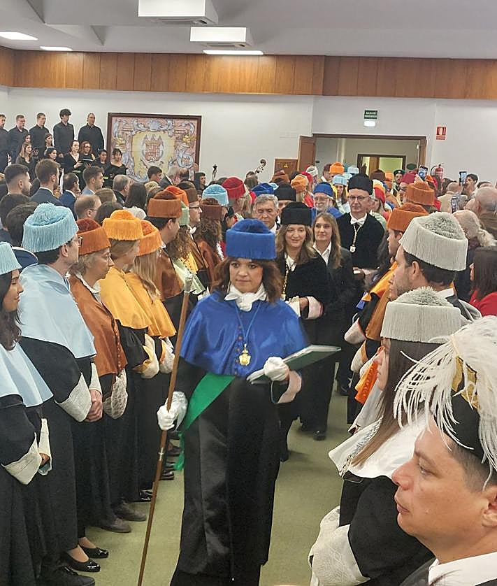 Imagen secundaria 2 - Último curso sin Medicina, 10.500 universitarios y 12 grupos de investigación sobre los incendios