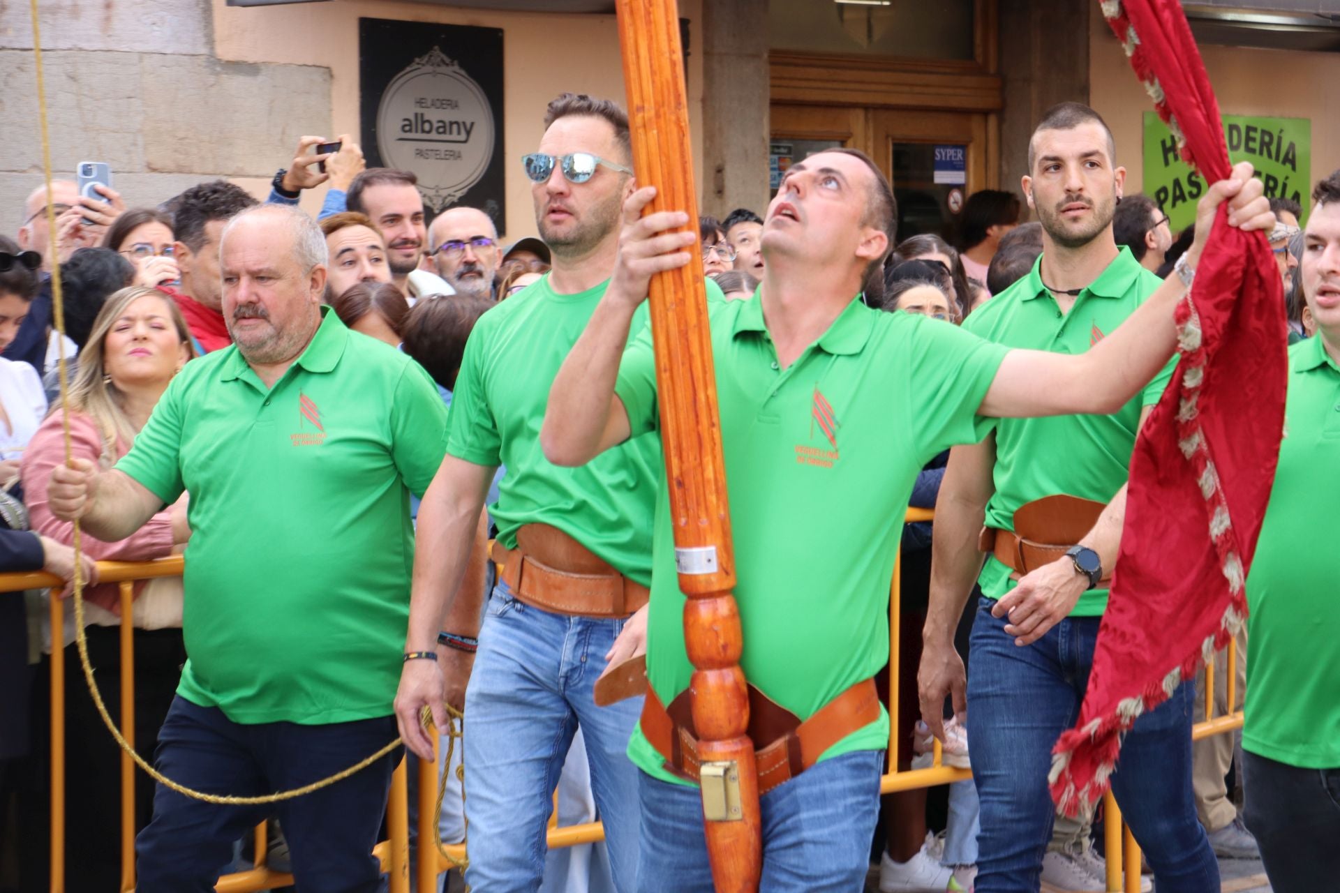 Las mejores imágenes del desfile de pendones por León