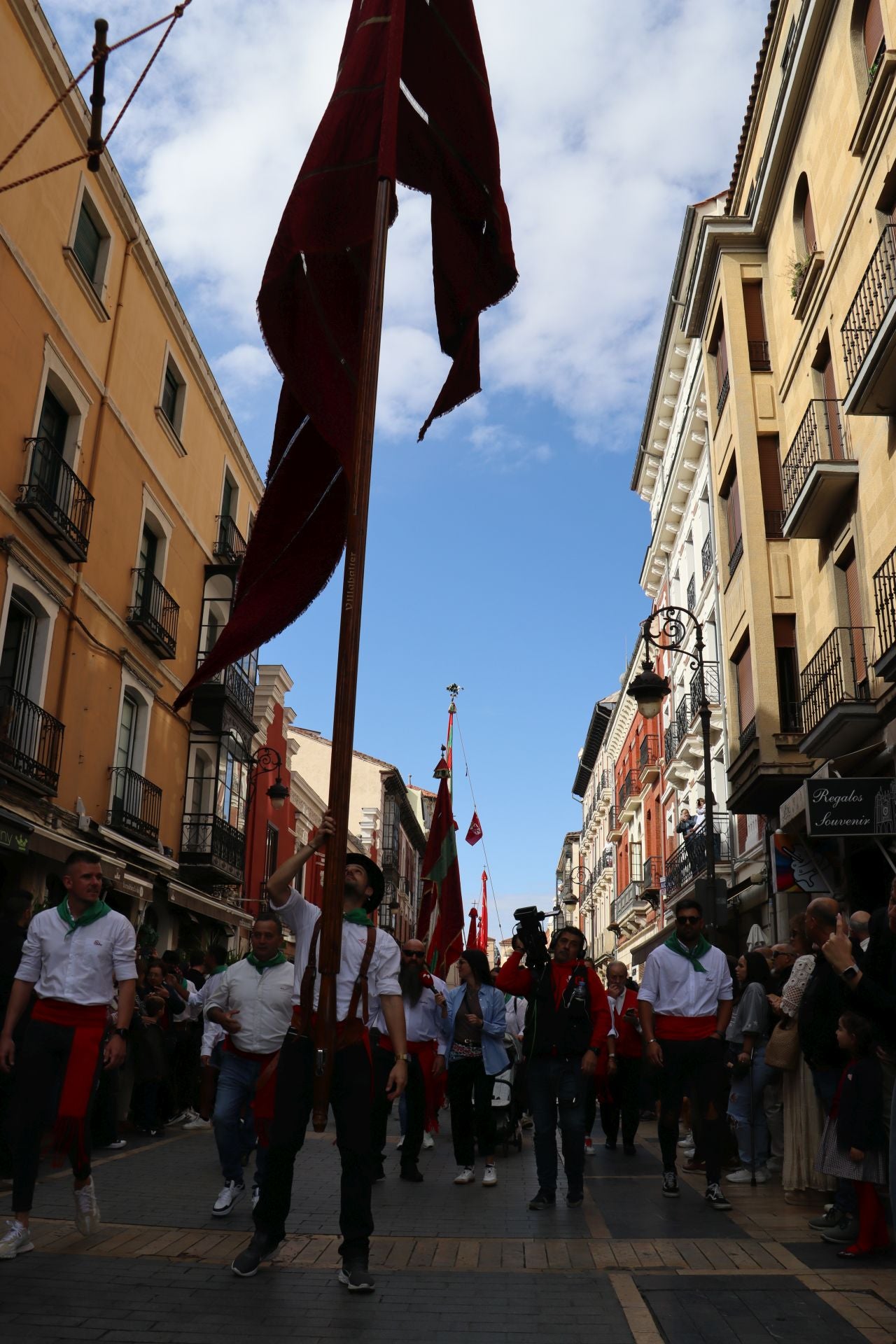 Las mejores imágenes del desfile de pendones por León
