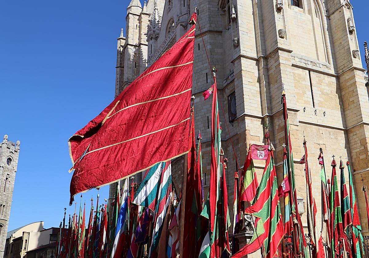 Cuando la identidad ondea al aire y da color a León