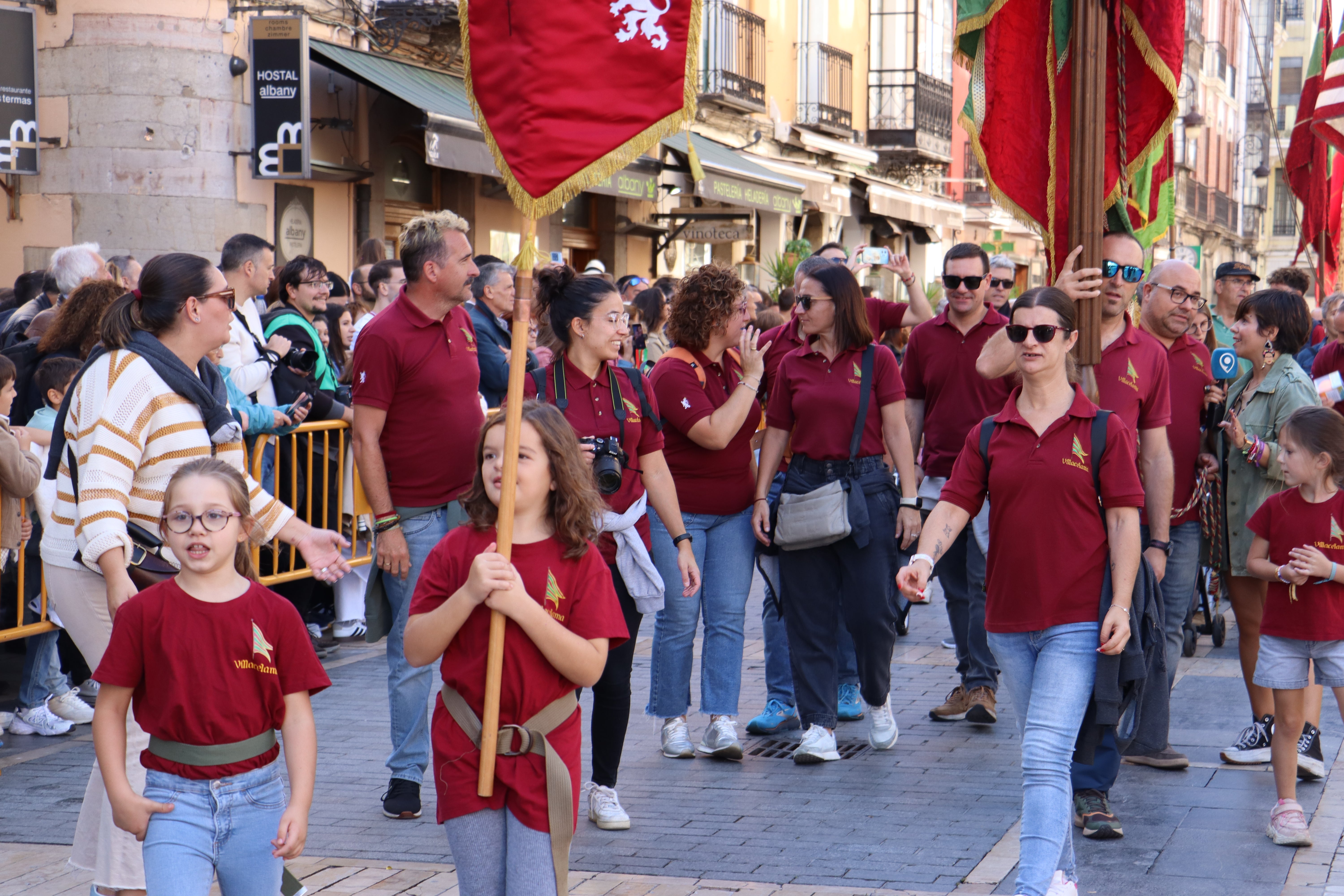 Las mejores imágenes del desfile de pendones por León