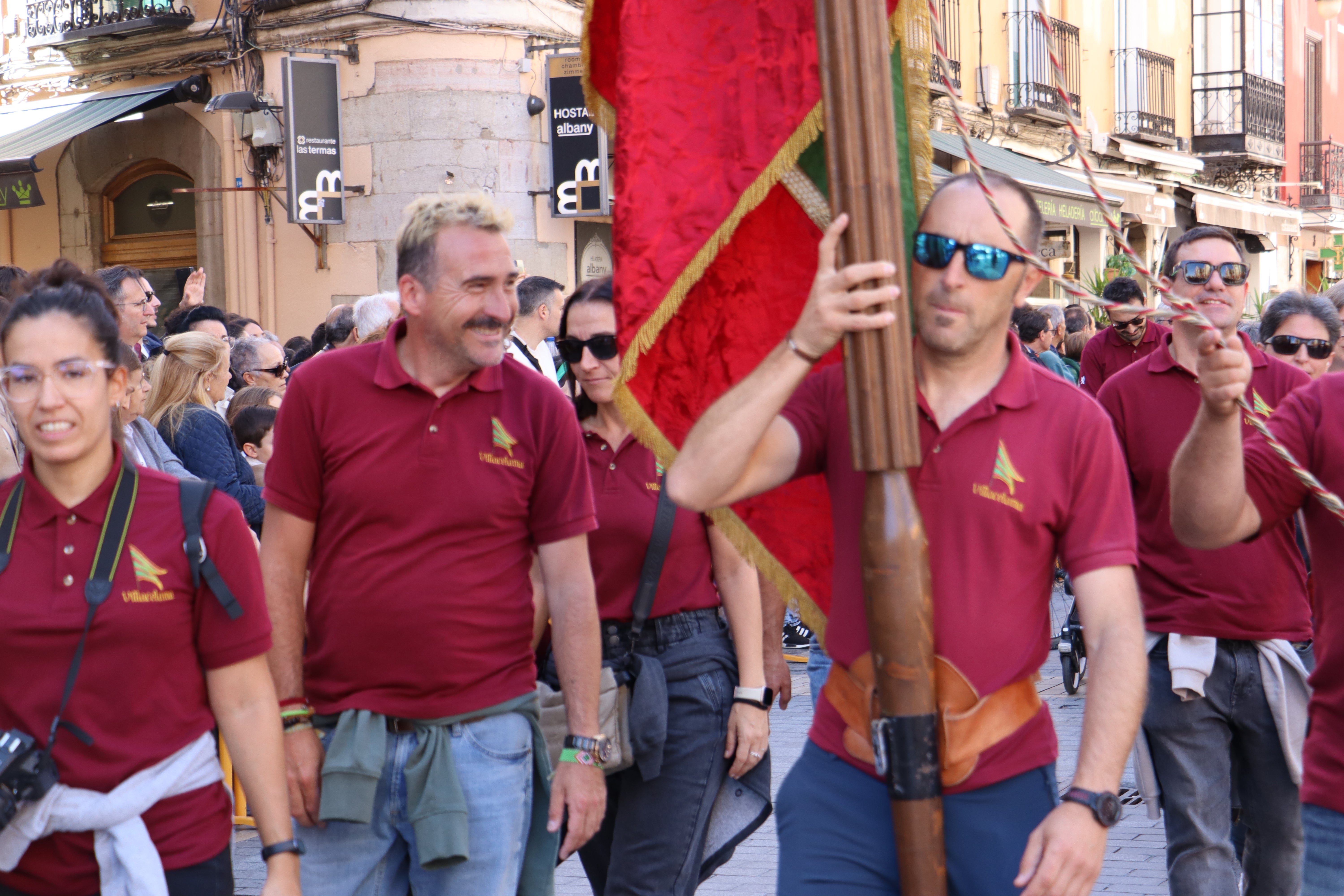 Las mejores imágenes del desfile de pendones por León