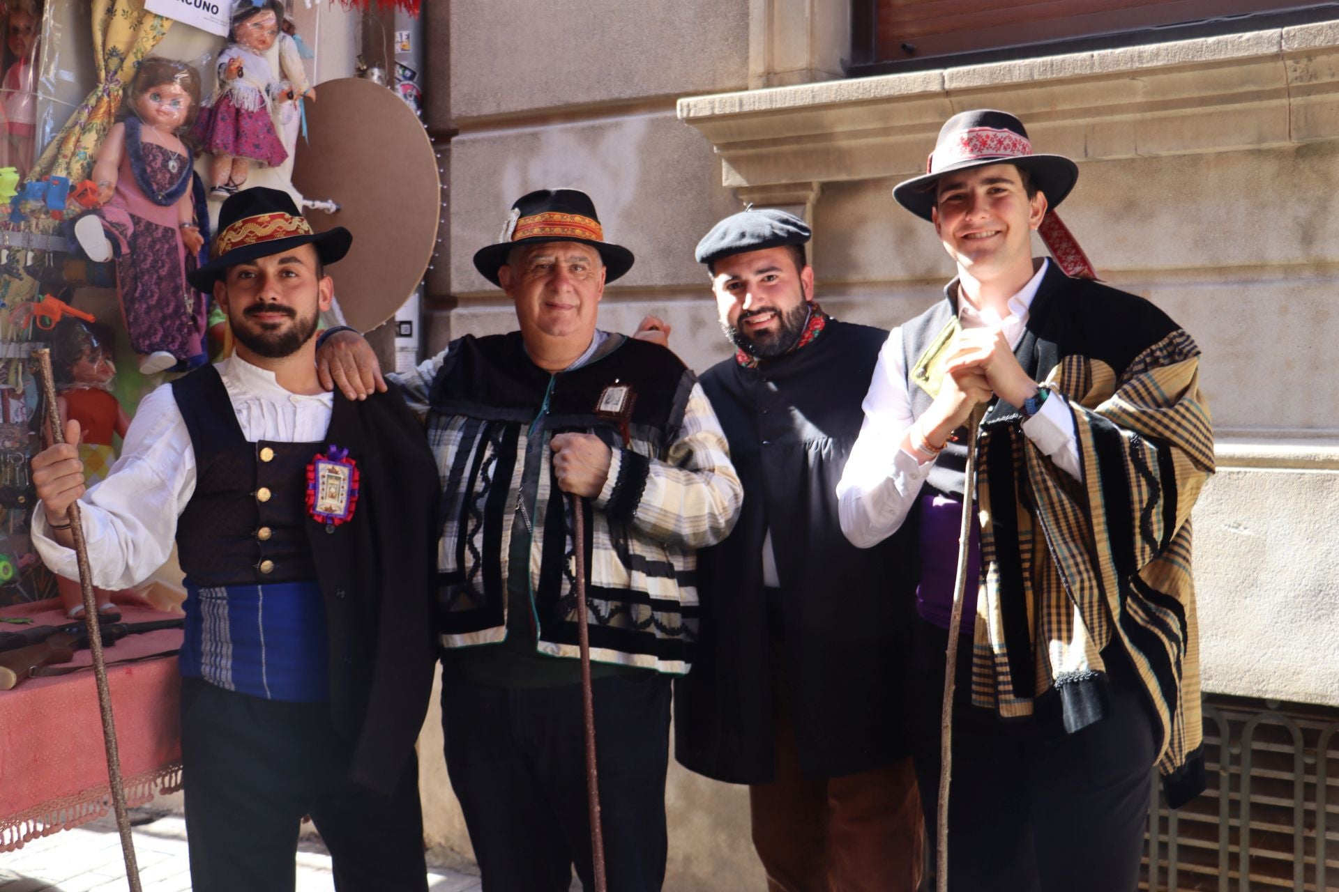 Las mejores imágenes del desfile de carros engalanados