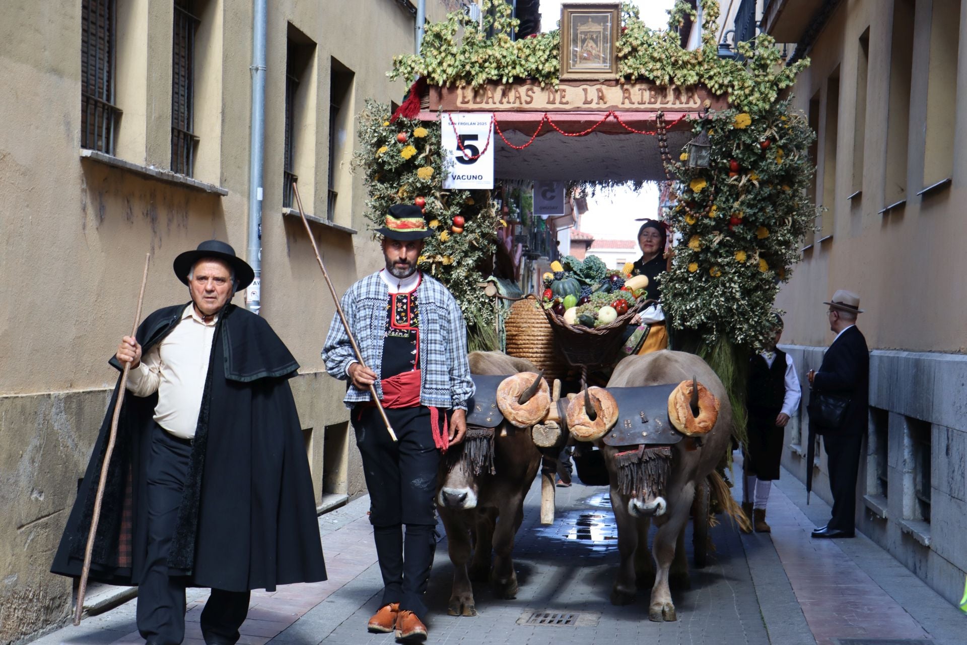 Las mejores imágenes del desfile de carros engalanados