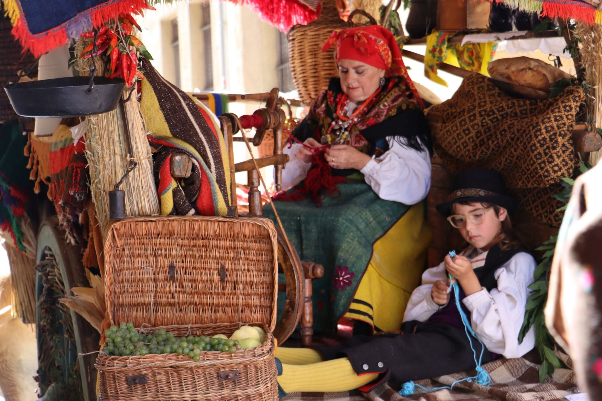 Las mejores imágenes del desfile de carros engalanados