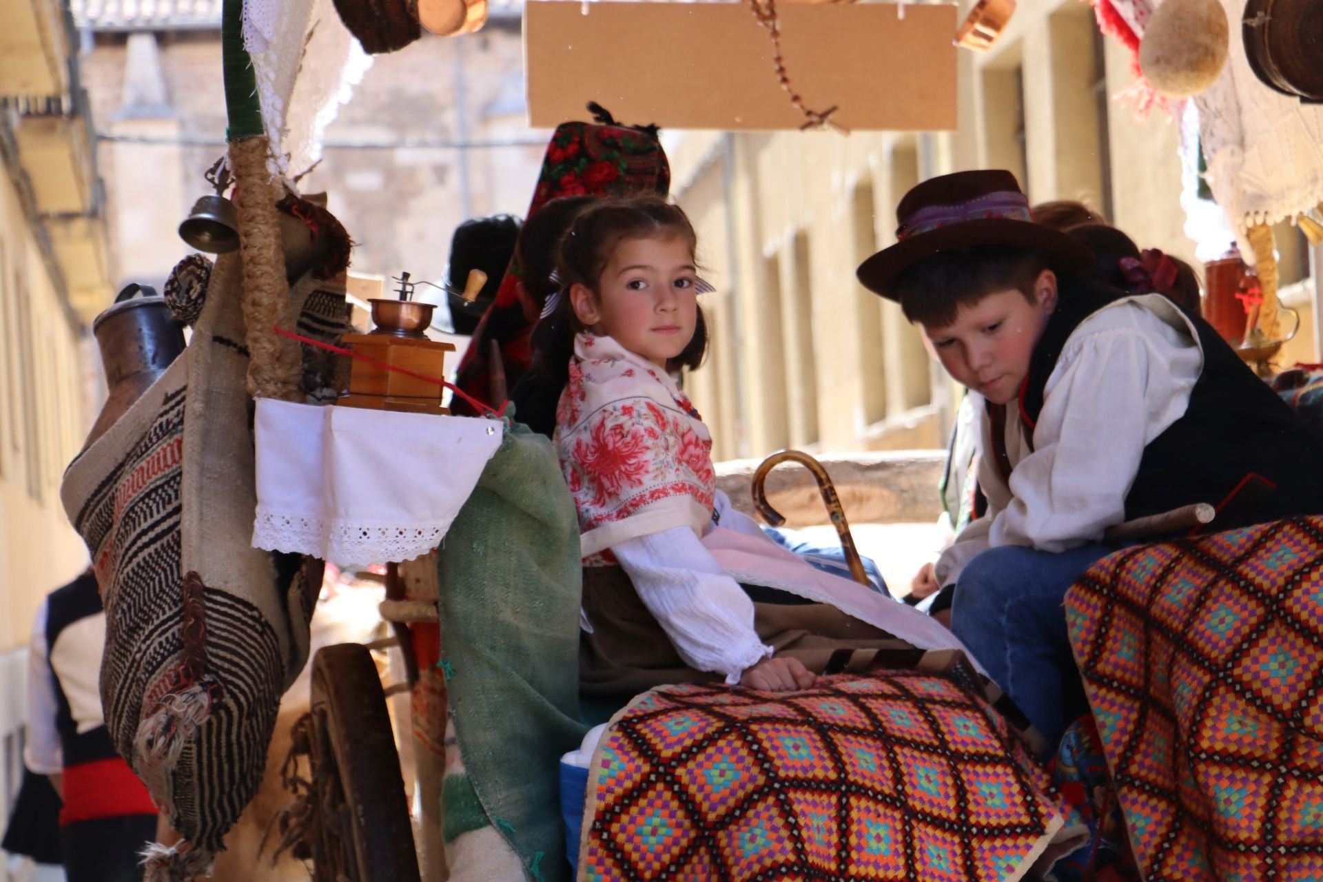 Las mejores imágenes del desfile de carros engalanados