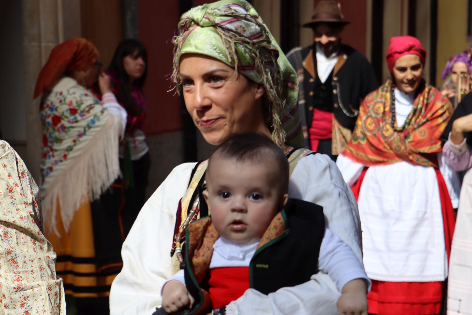 Las mejores imágenes del desfile de carros engalanados