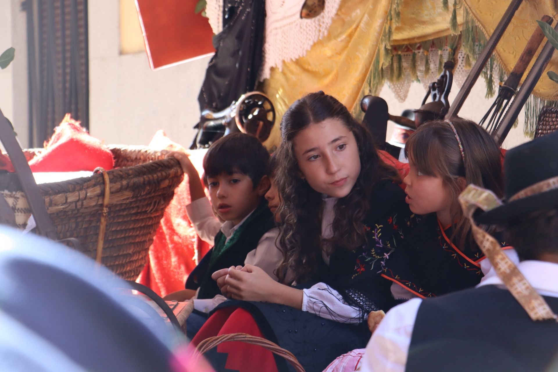 Las mejores imágenes del desfile de carros engalanados