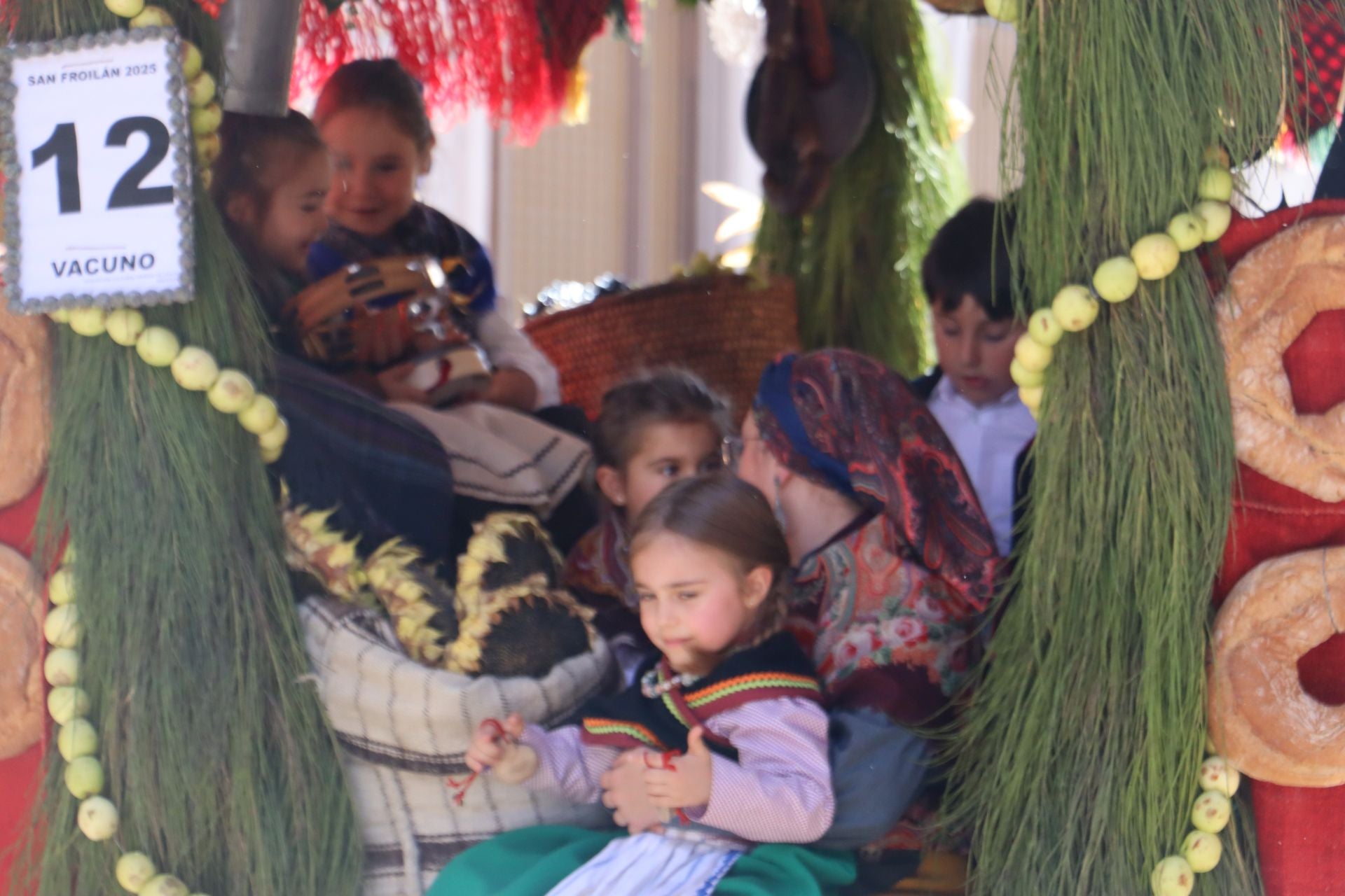 Las mejores imágenes del desfile de carros engalanados