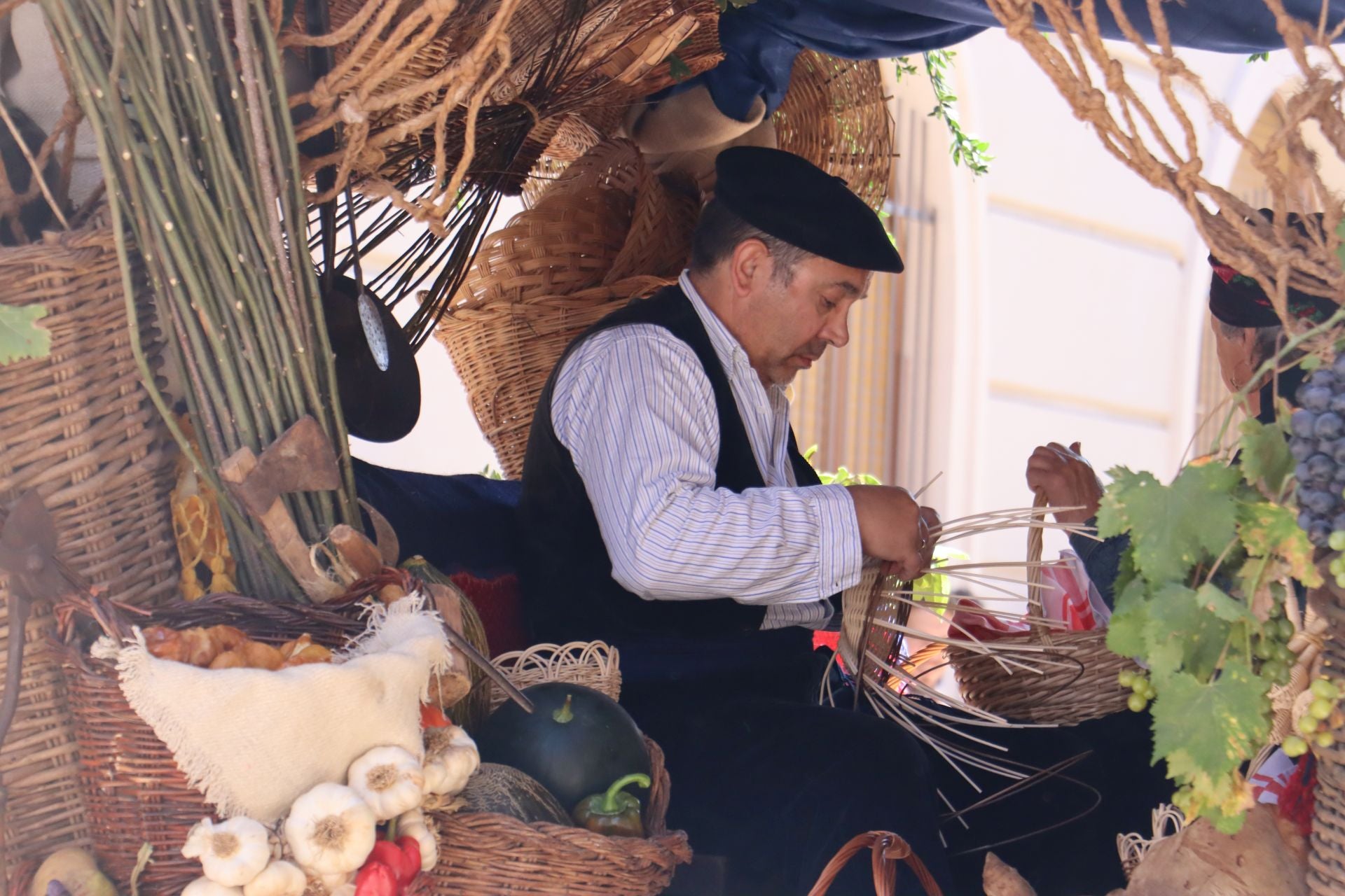 Las mejores imágenes del desfile de carros engalanados