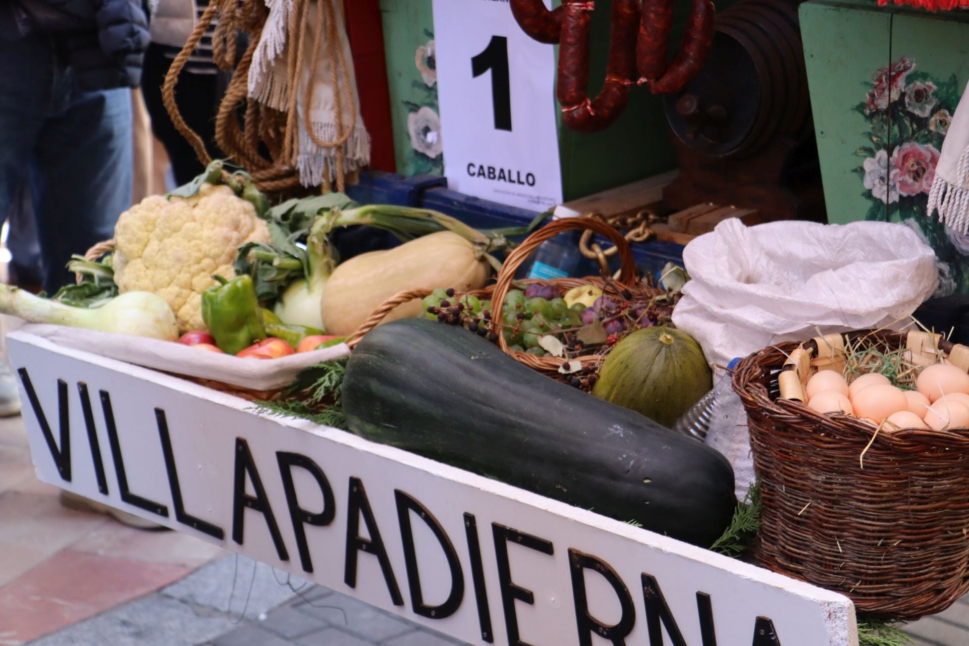 Las mejores imágenes del desfile de carros engalanados