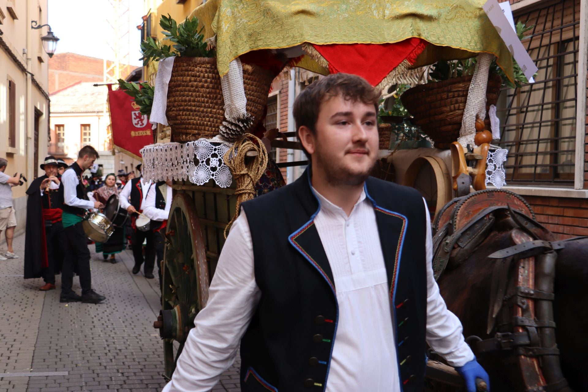 Las mejores imágenes del desfile de carros engalanados