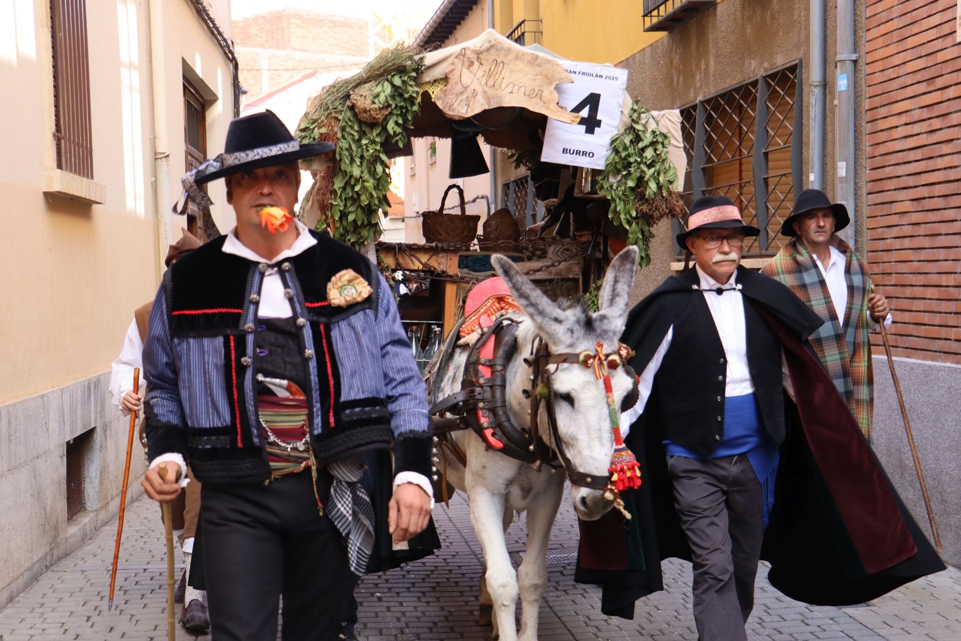 Las mejores imágenes del desfile de carros engalanados
