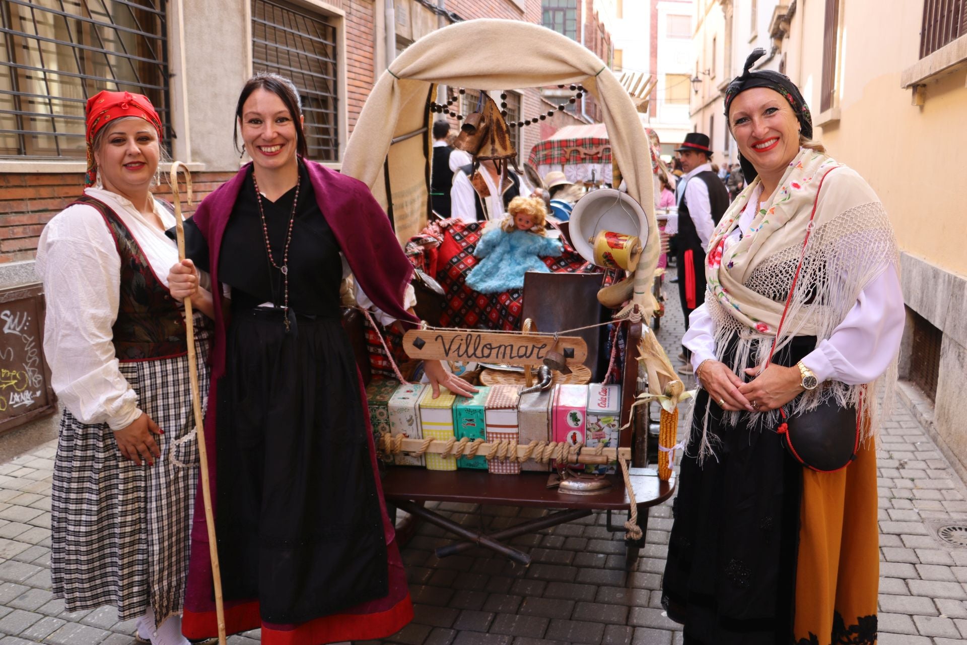 Las mejores imágenes del desfile de carros engalanados