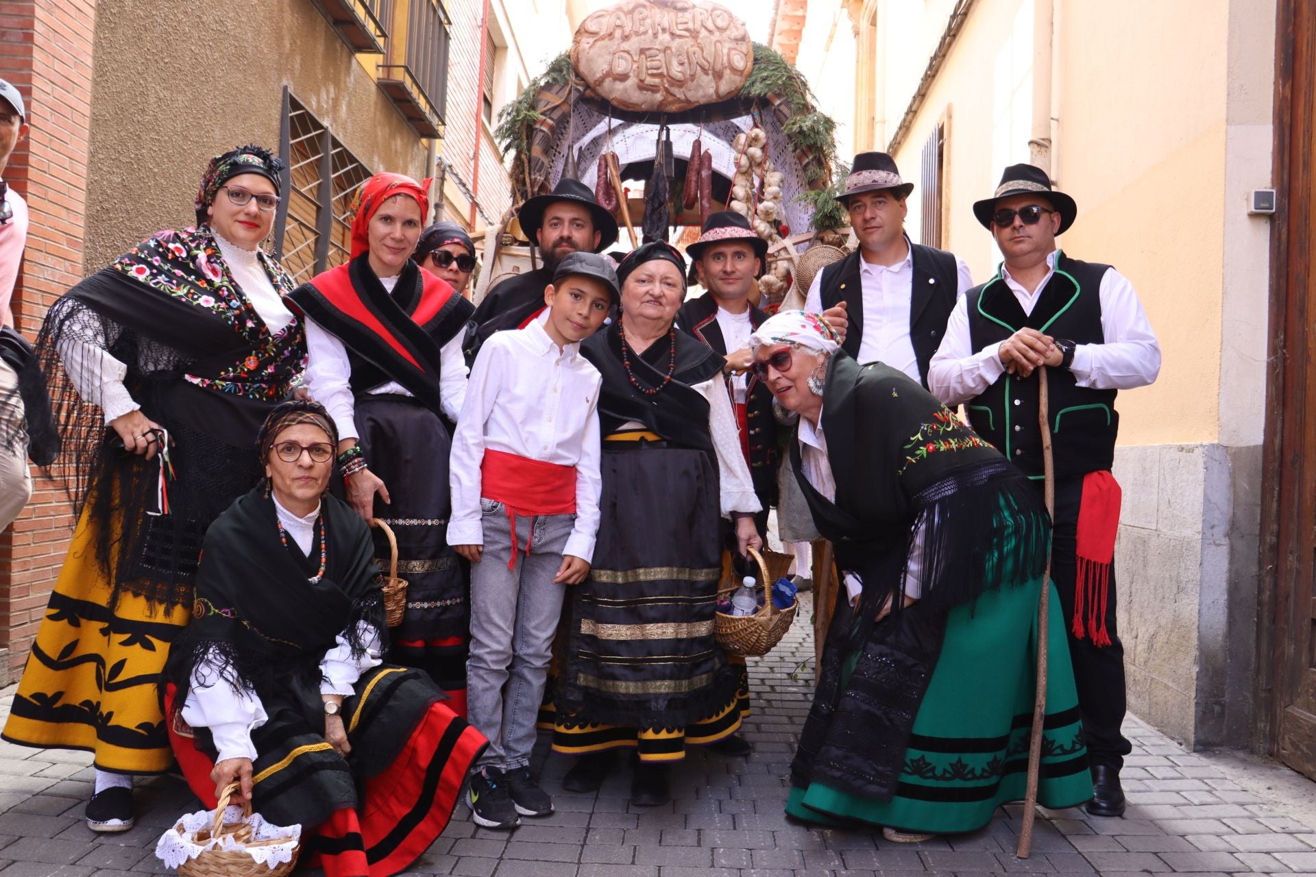 Las mejores imágenes del desfile de carros engalanados