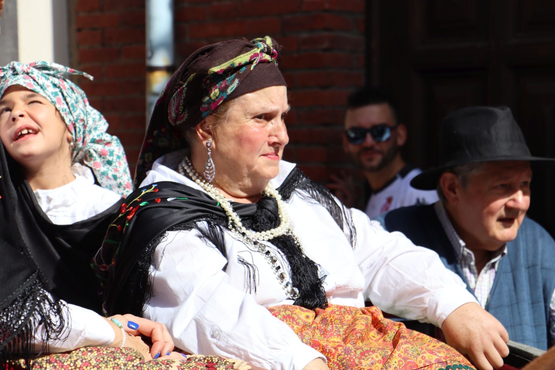 Las mejores imágenes del desfile de carros engalanados