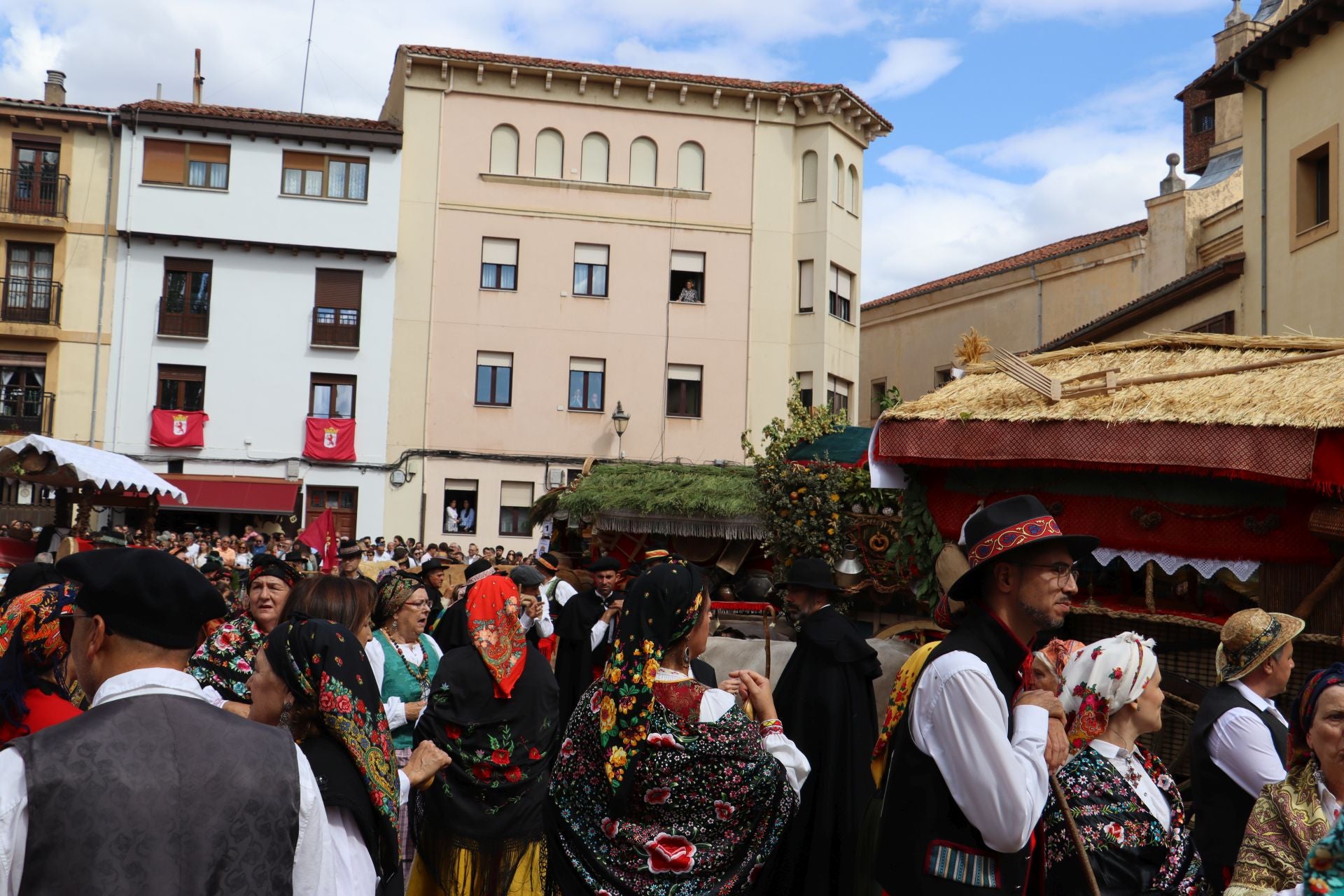 Las mejores imágenes del desfile de carros engalanados
