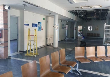 Los estragos de la inundación en La Palomera siguen presentes en el centro de salud