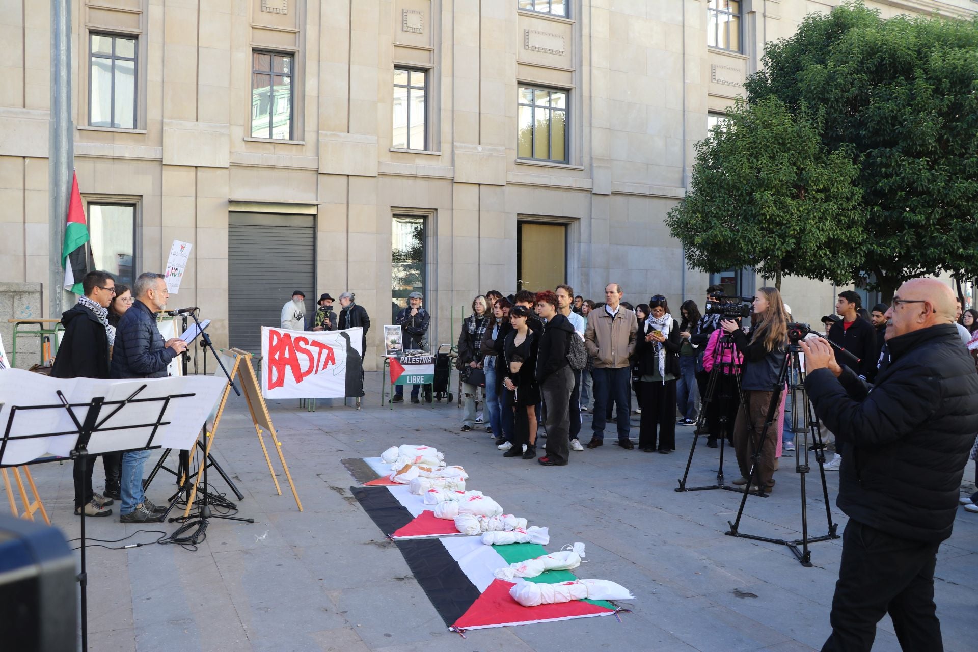 Imágenes de la lectura por Palestina en León