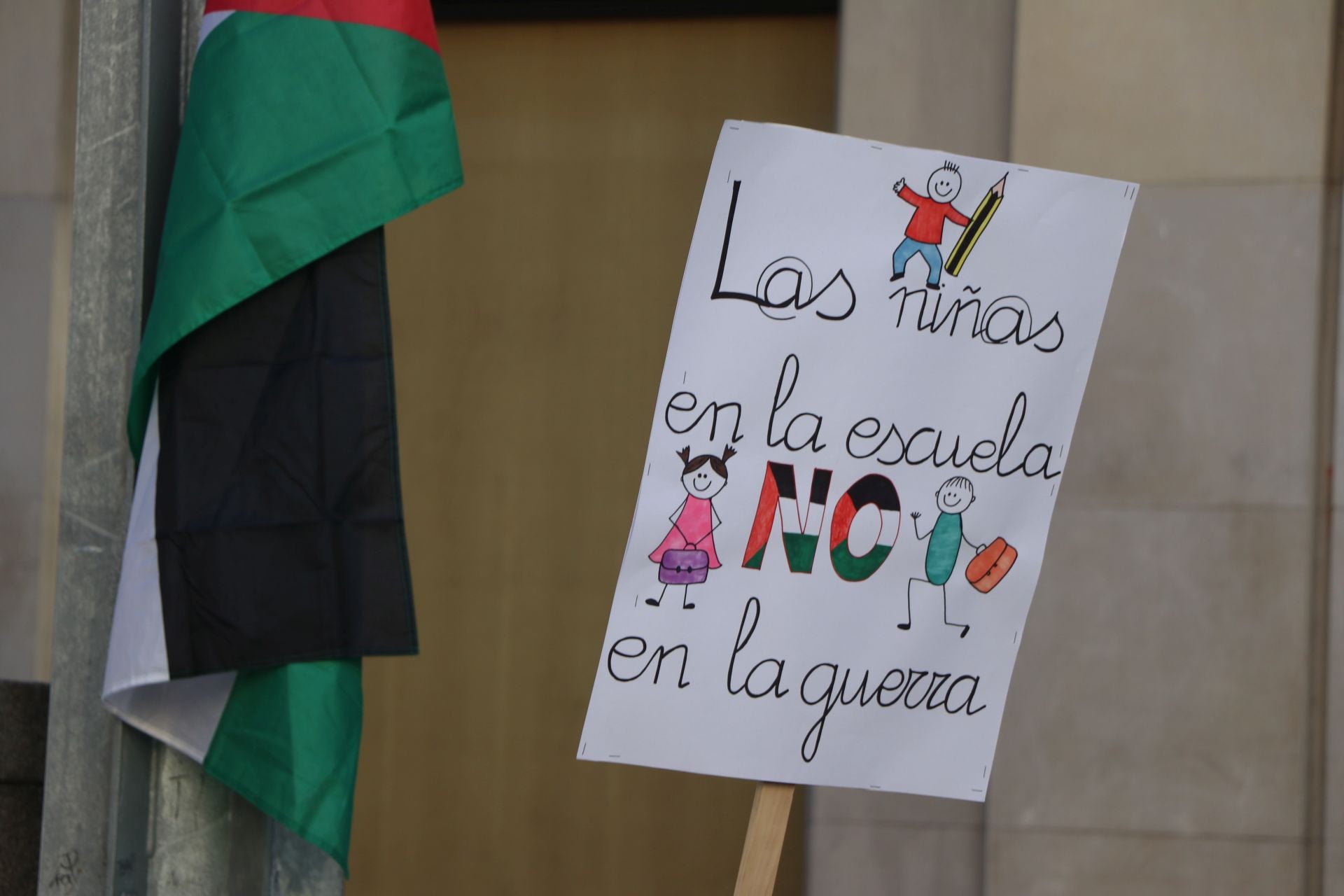 Imágenes de la lectura por Palestina en León