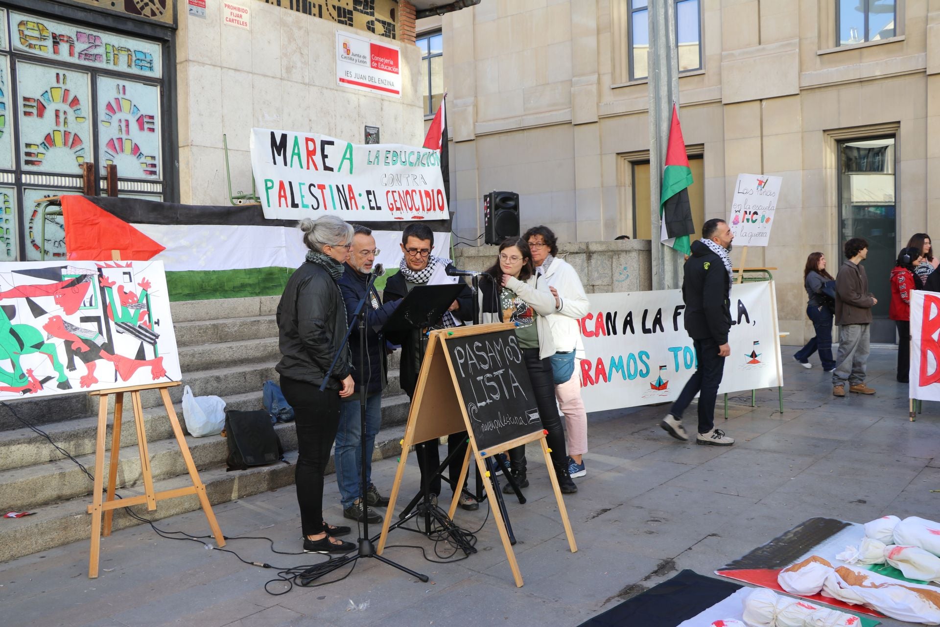 Imágenes de la lectura por Palestina en León