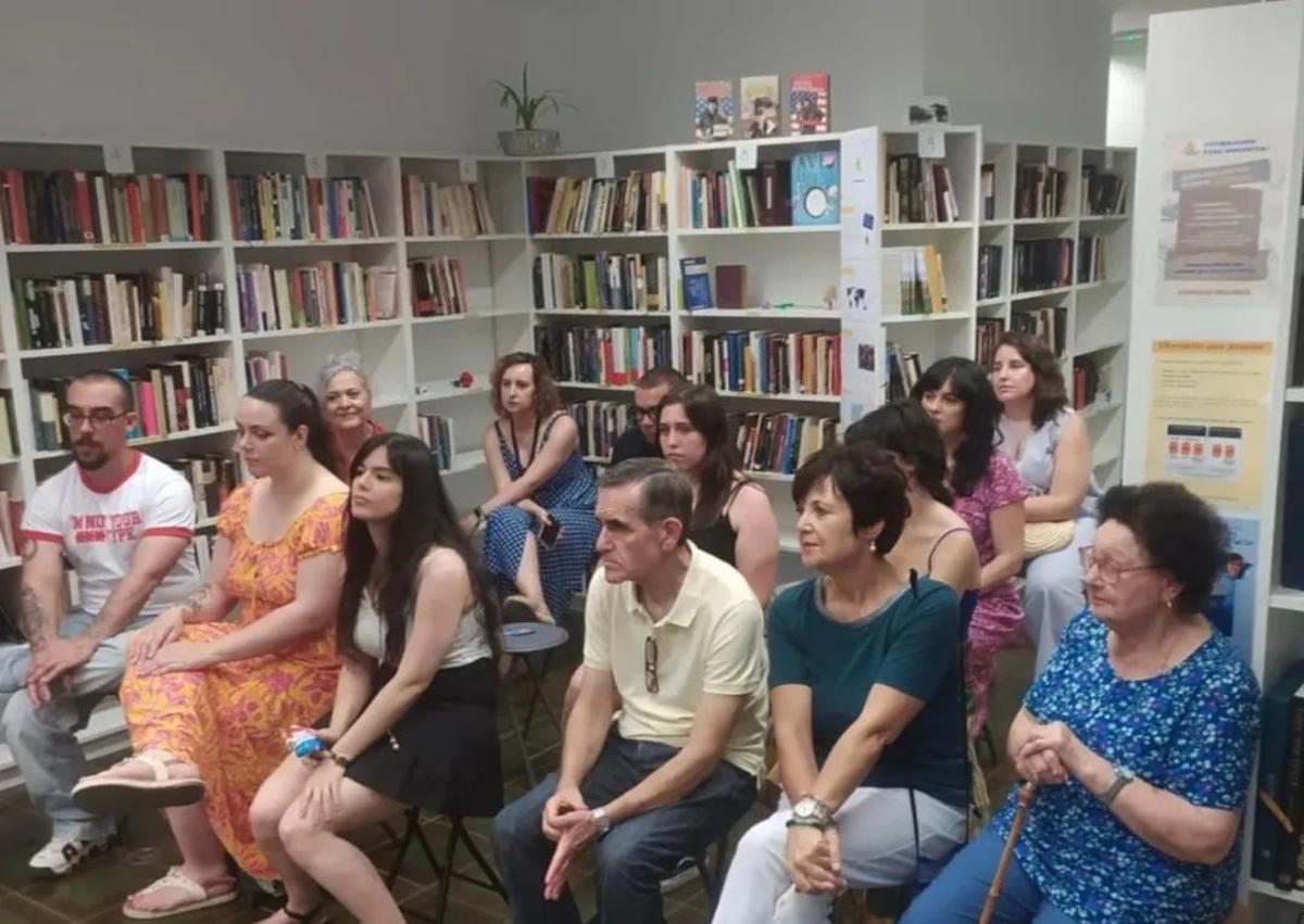 Imagen secundaria 1 - Imágenes de la presentación de 'Los niños perdidos'.