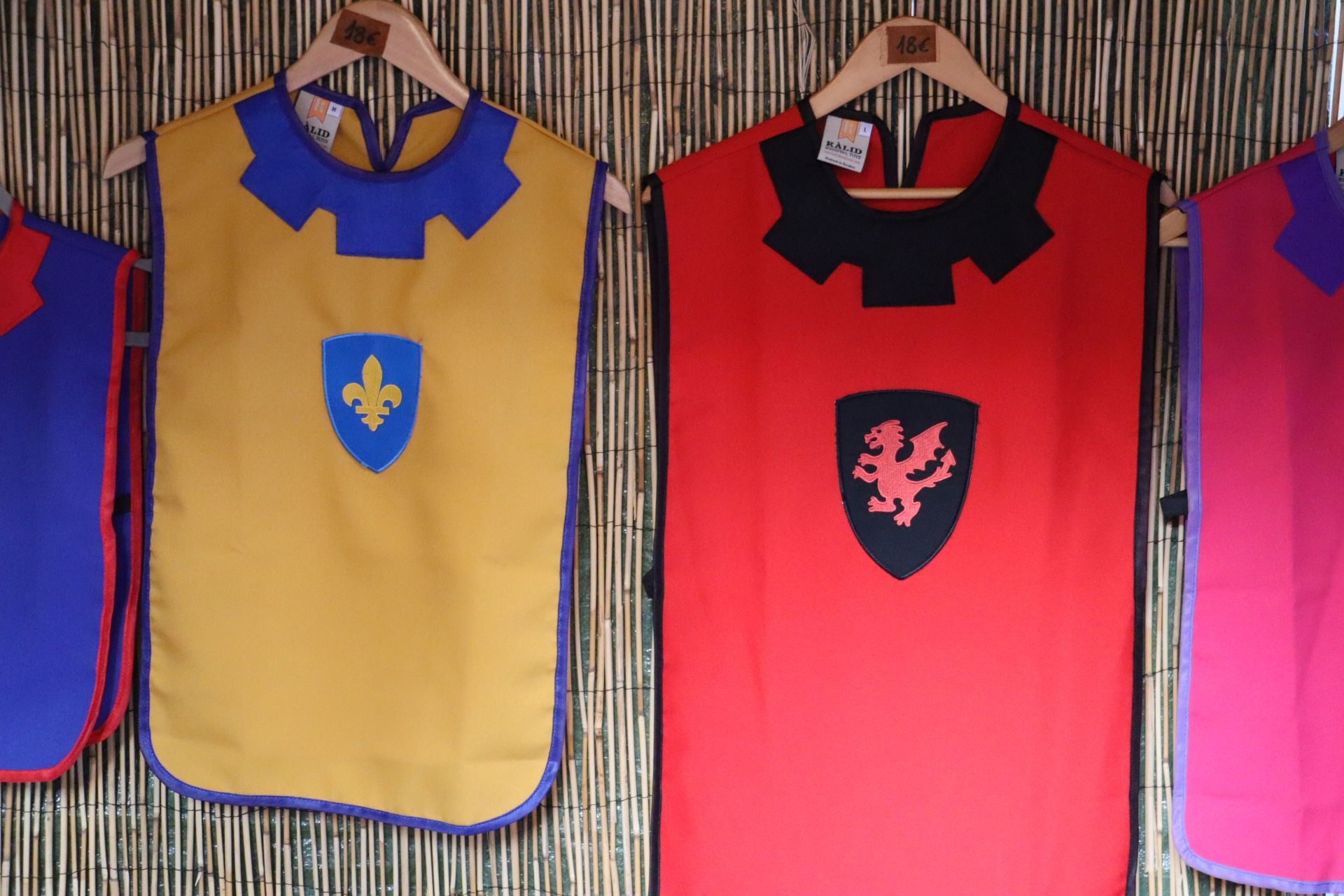 Las imágenes de un mercado que sigue dando vida a las fiestas de San Froilán