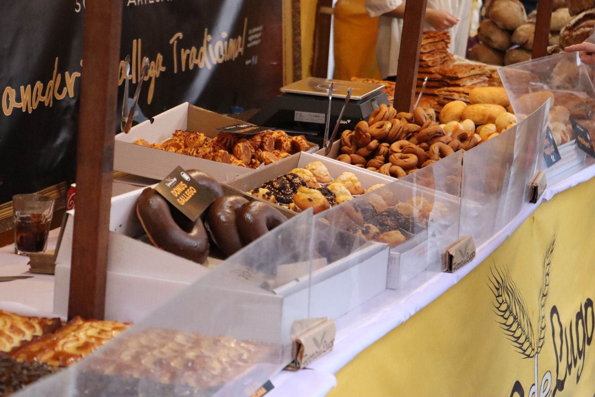 Las imágenes de un mercado que sigue dando vida a las fiestas de San Froilán