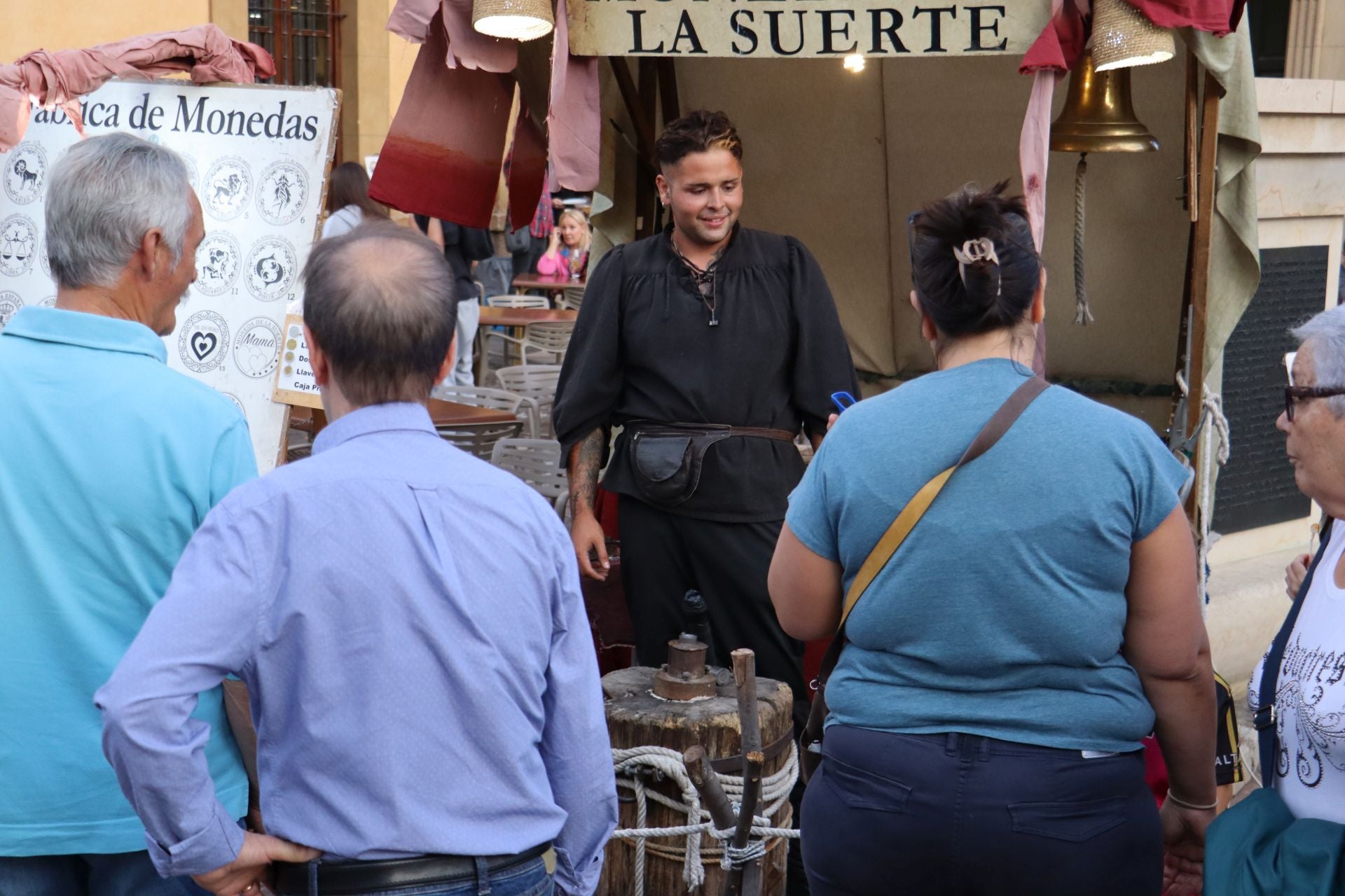 Las imágenes de un mercado que sigue dando vida a las fiestas de San Froilán