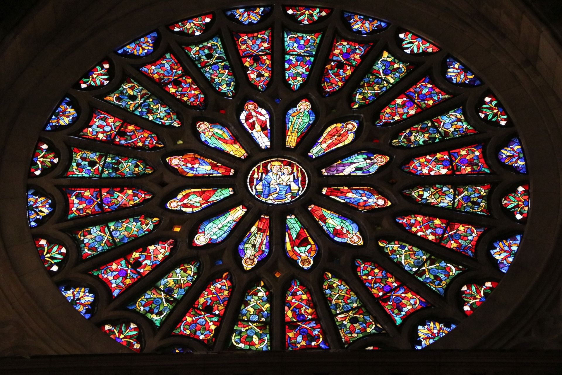 Imágenes de las vidrieras de la Catedral de León