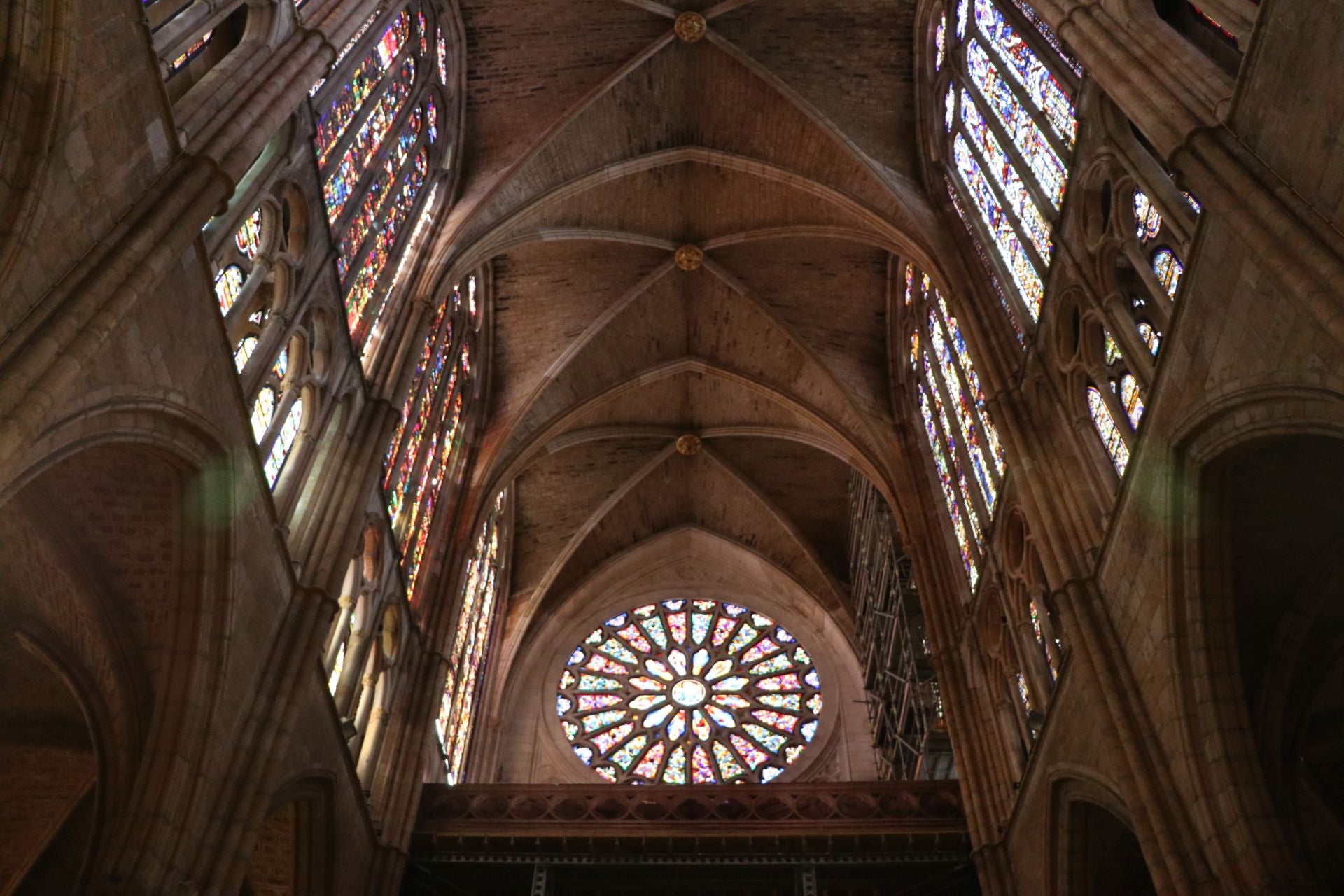 Imágenes de las vidrieras de la Catedral de León