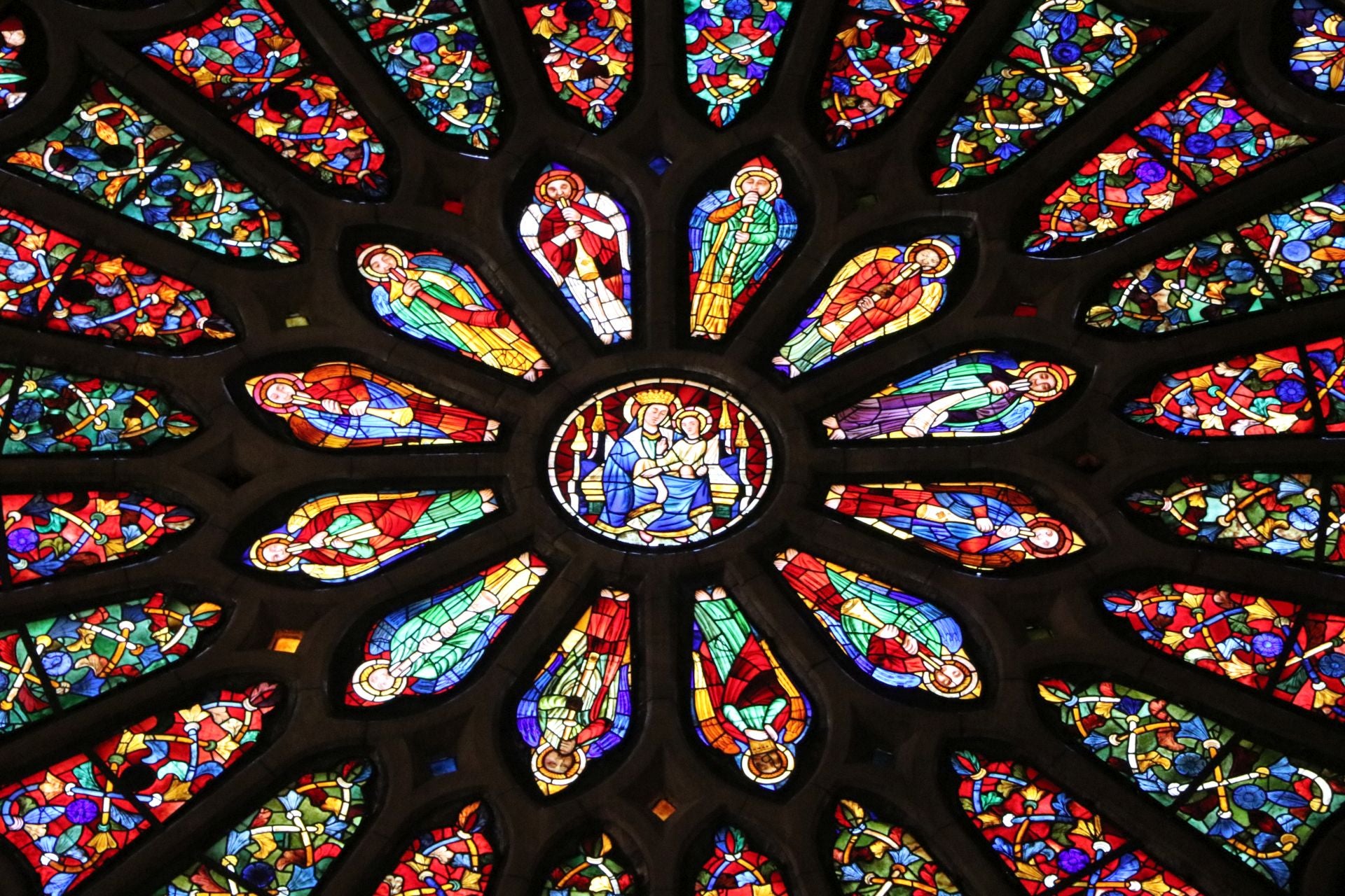 Imágenes de las vidrieras de la Catedral de León