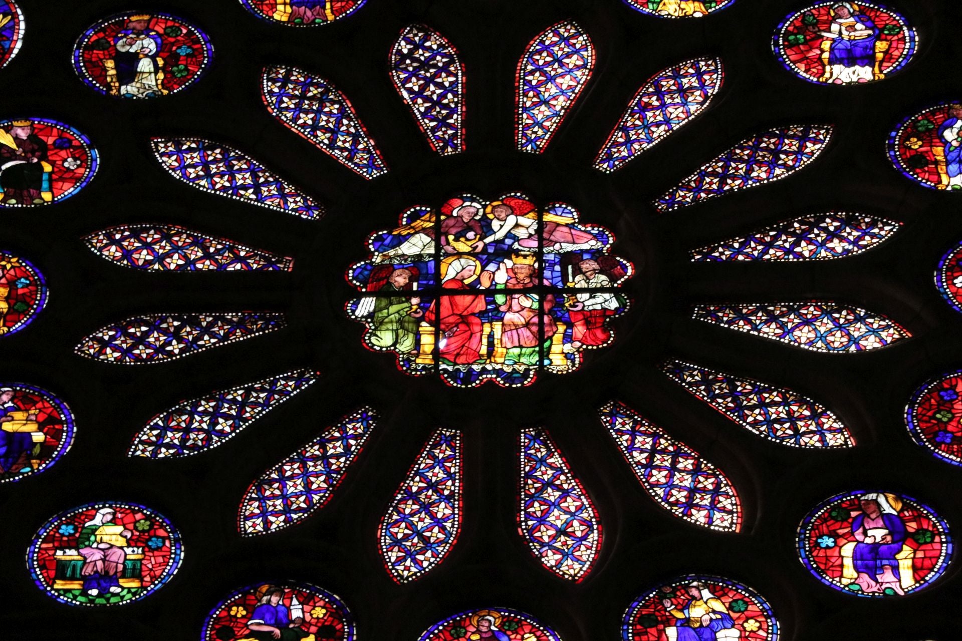 Imágenes de las vidrieras de la Catedral de León
