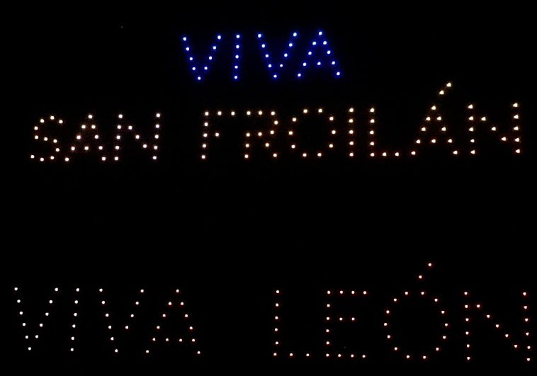 Una de las imágenes finales en las que se puede ver: «Viva San Froilán, Viva León».