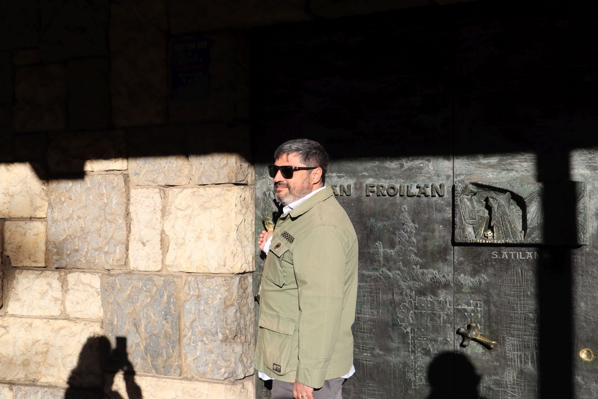 La divertida tradición de tocar la nariz a San Froilán: un gesto de cariño y perdón en León