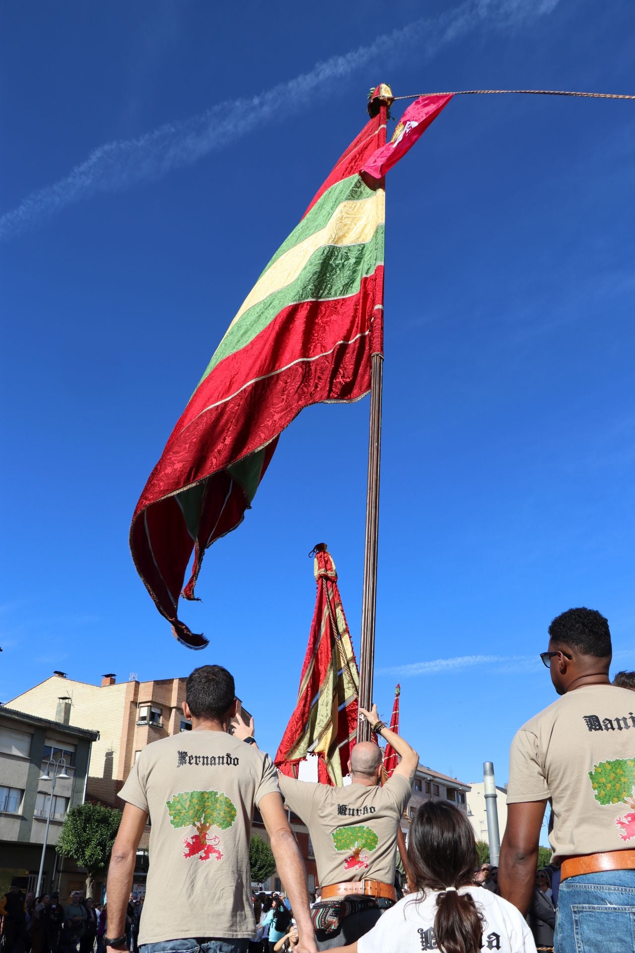 Pendones al cielo con el hombro, con una mano o con la barbilla